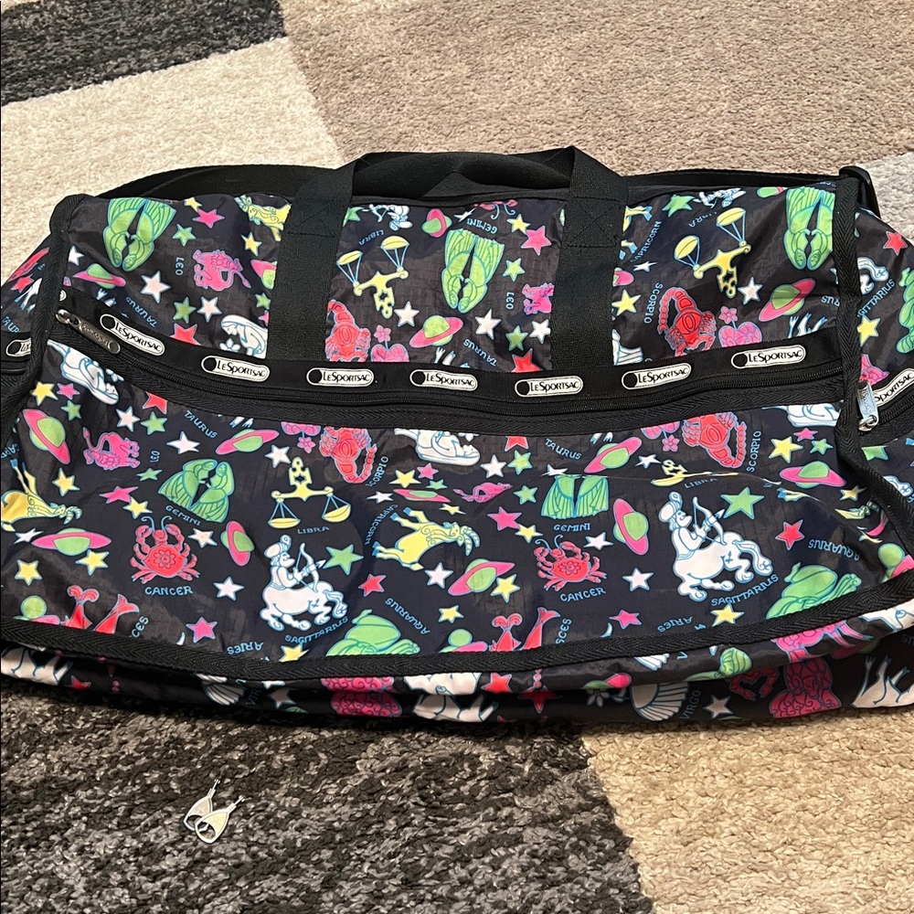 LeSportsac weekender duffle bag, zodiac signs, black EUC! Keys included! - Picture 3 of 9